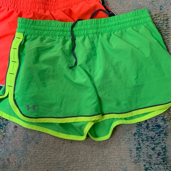 Green under armour running shorts - Picture 1 of 3